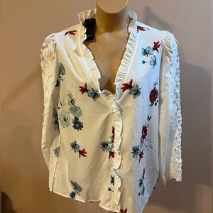 Sheilay new with tag white floral ruffle Blouse size XXL L36